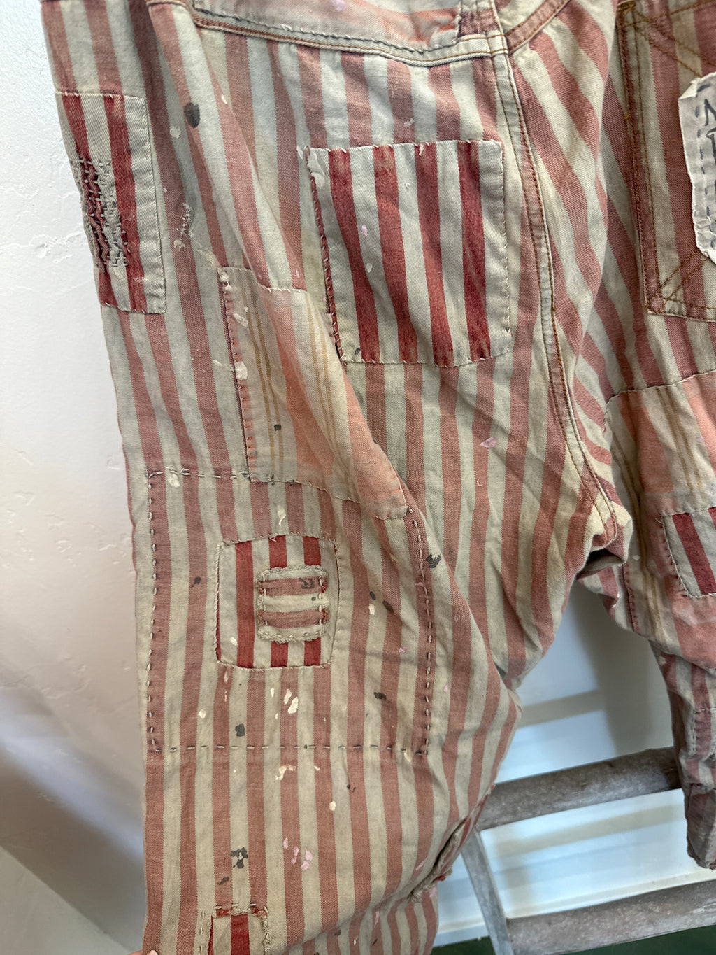 Stripped minor pants