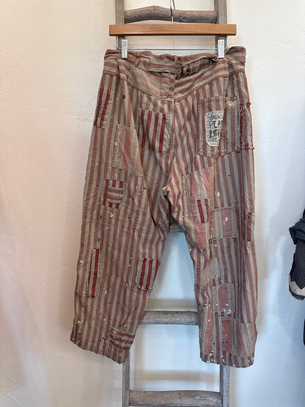 Stripped minor pants
